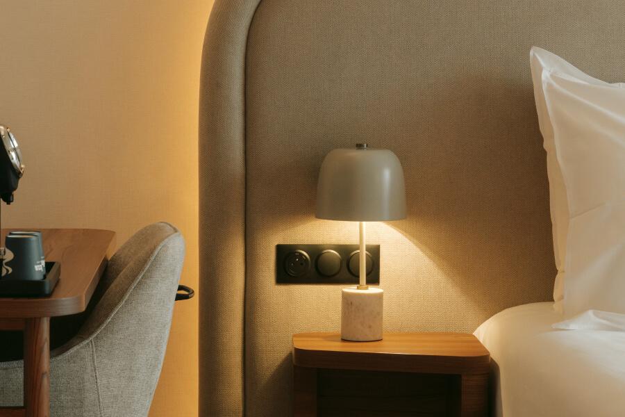 Minimal Table Lamp