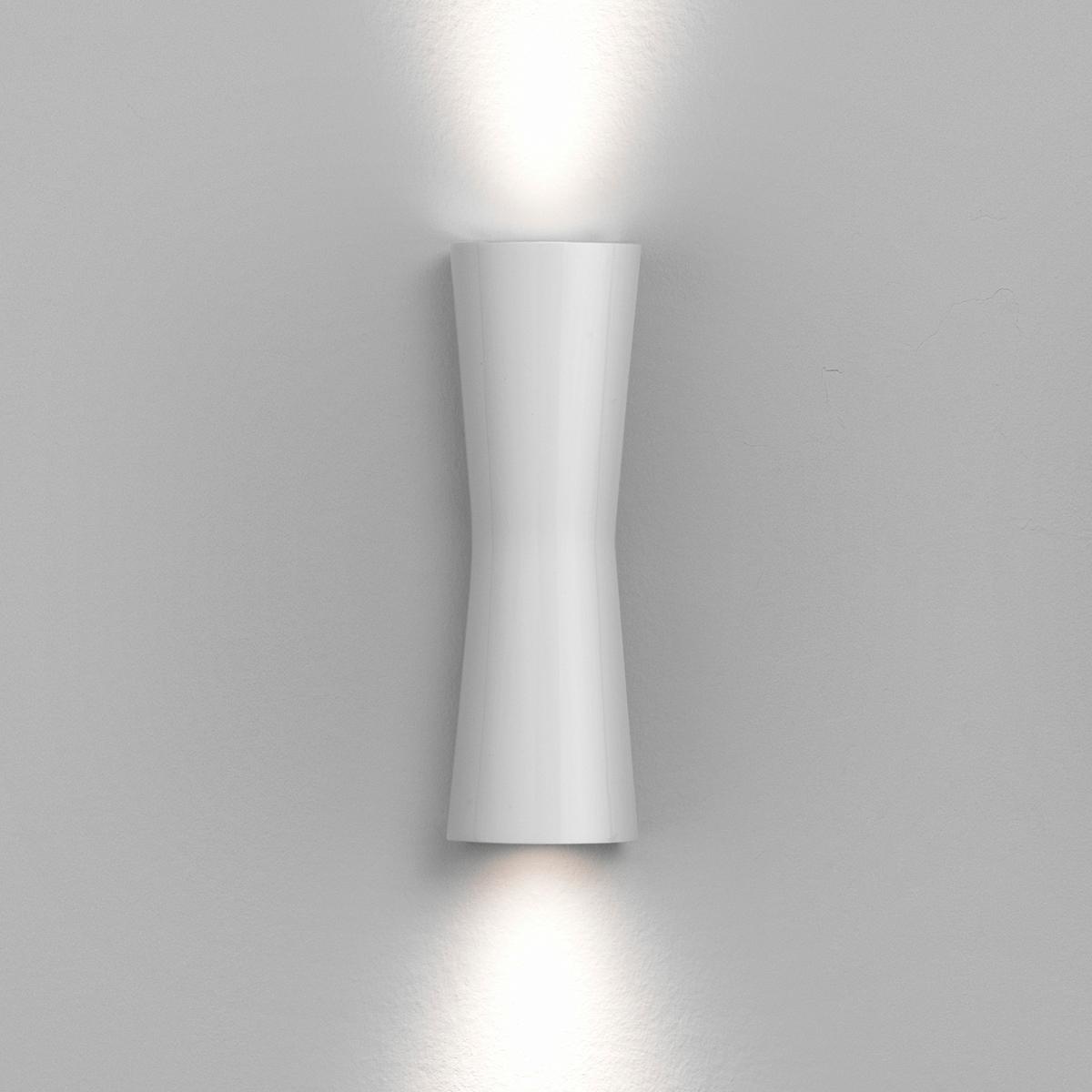 Front view of a minimalist architectural wall lamp.