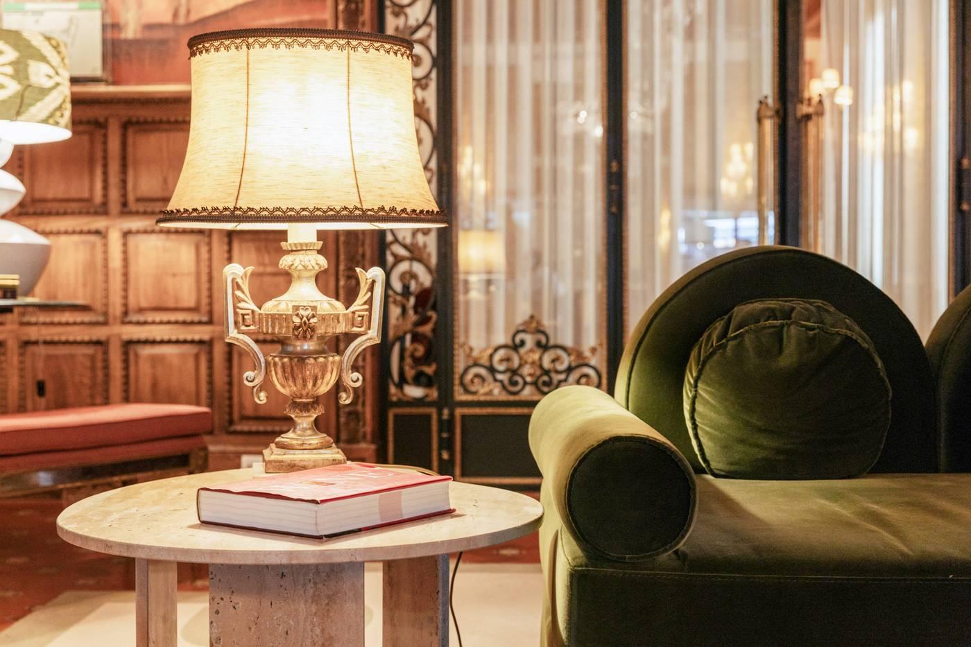 Classic Table Lamp