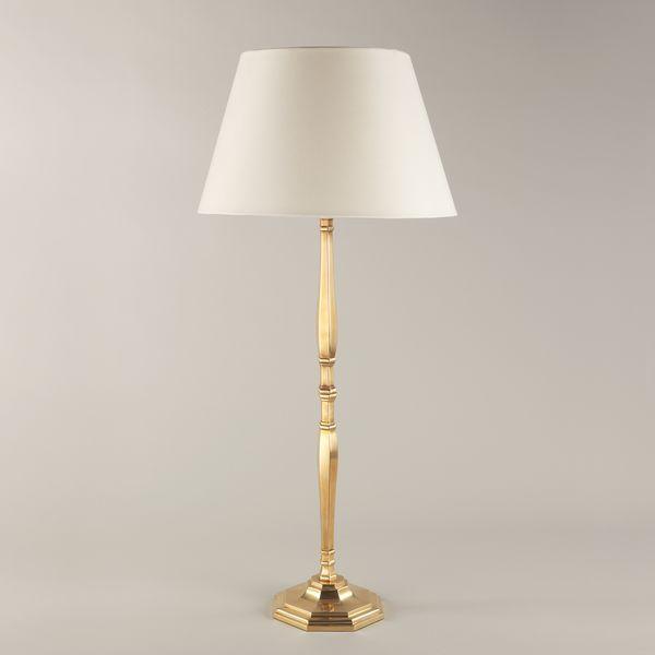 Front view of a classic table lamp highlighting refined proportions, premium materials and timeless design.