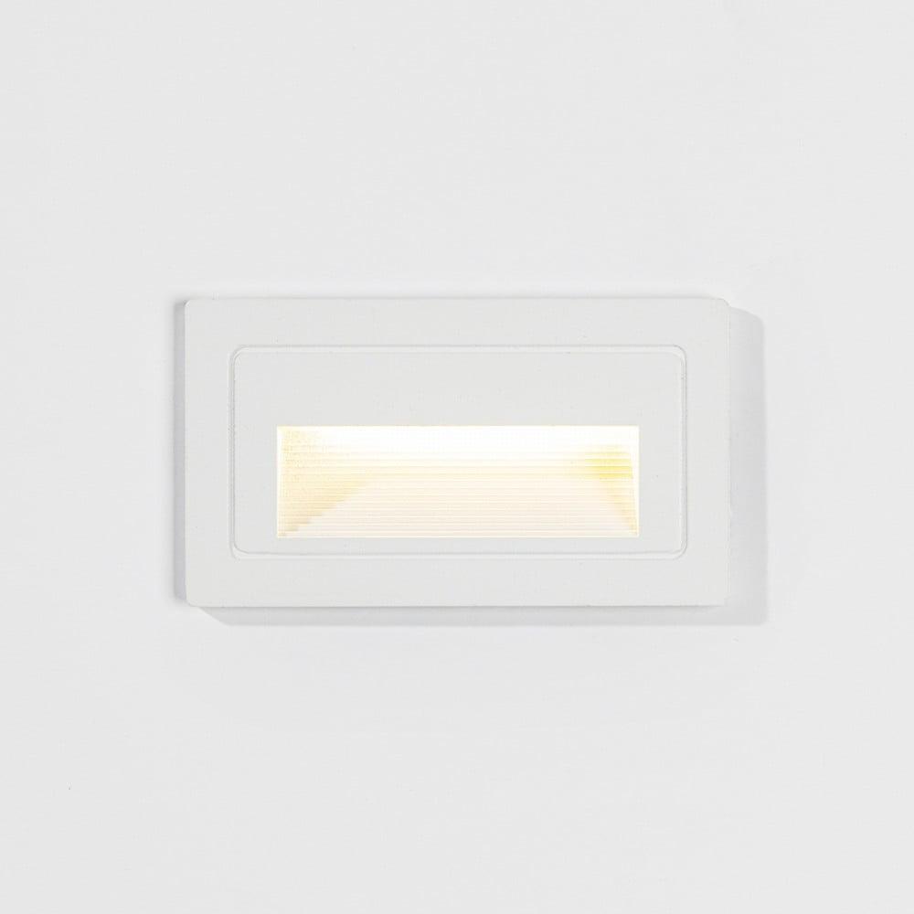 Front view of a recessed step light.